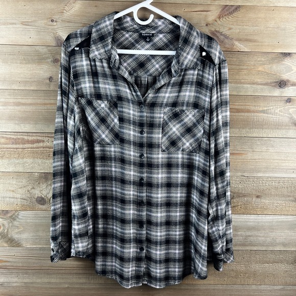 torrid Tops - Torrid Womens Shirt Long Sleeve‎ Button Up Plaid Black White Pink Soft Preppy 2X